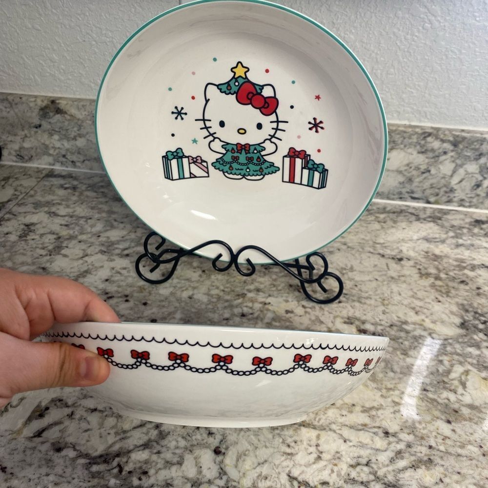 Hello Kitty Ceramic Bowls - Picture 2 of 3